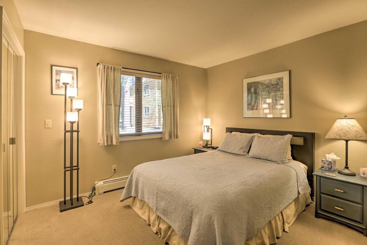 Corner-Unit Condo With Grill Walk To Lake Tahoe! Incline Village Bagian luar foto