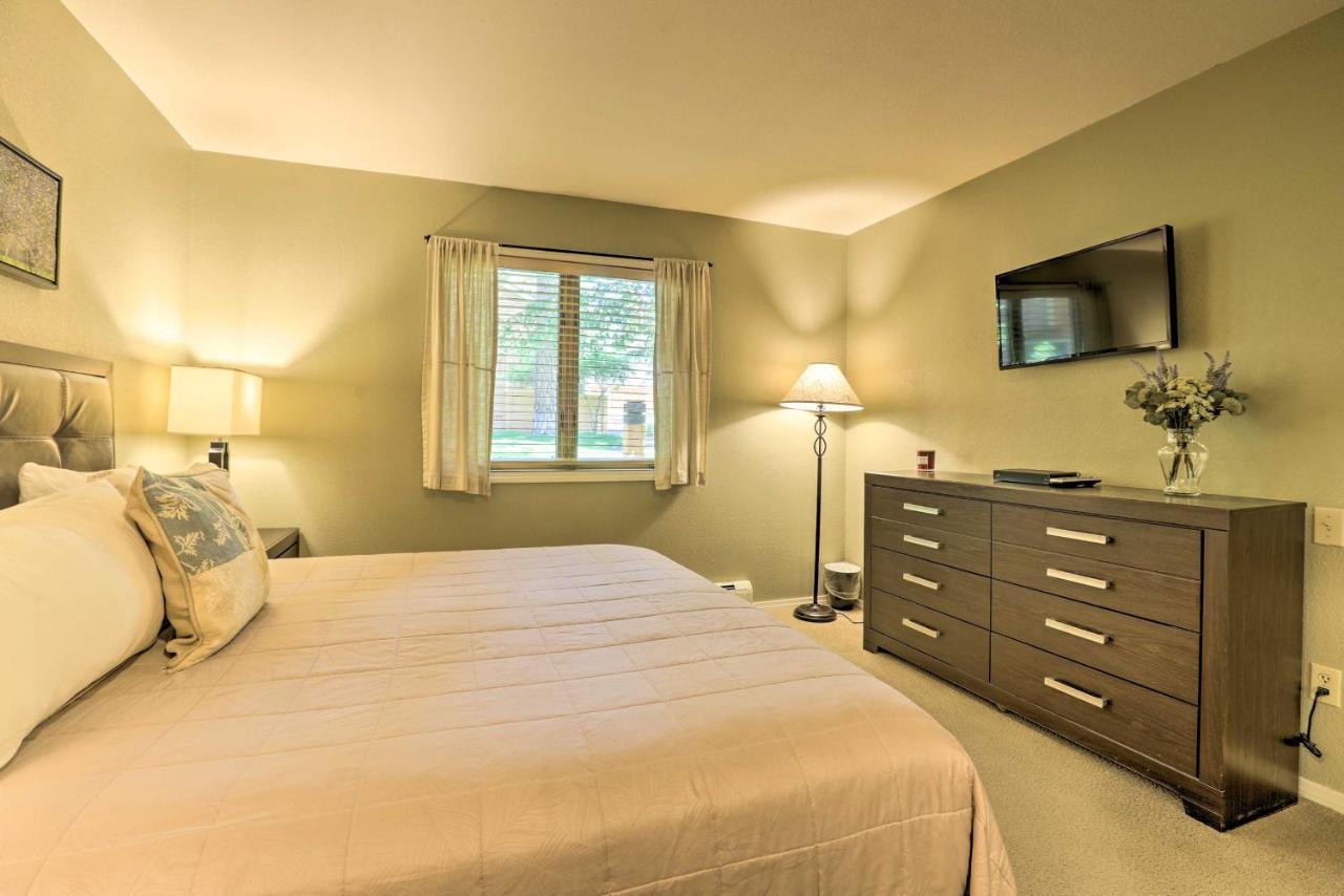 Corner-Unit Condo With Grill Walk To Lake Tahoe! Incline Village Bagian luar foto