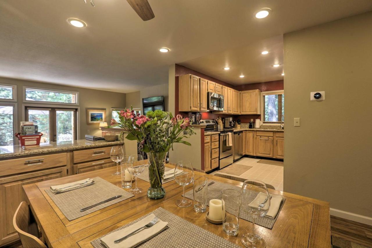 Corner-Unit Condo With Grill Walk To Lake Tahoe! Incline Village Bagian luar foto