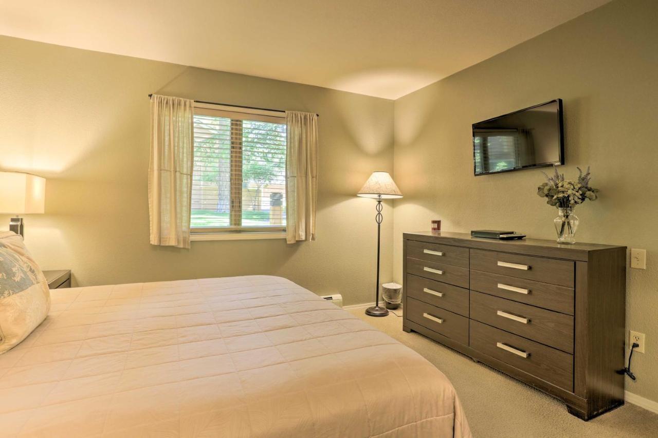 Corner-Unit Condo With Grill Walk To Lake Tahoe! Incline Village Bagian luar foto